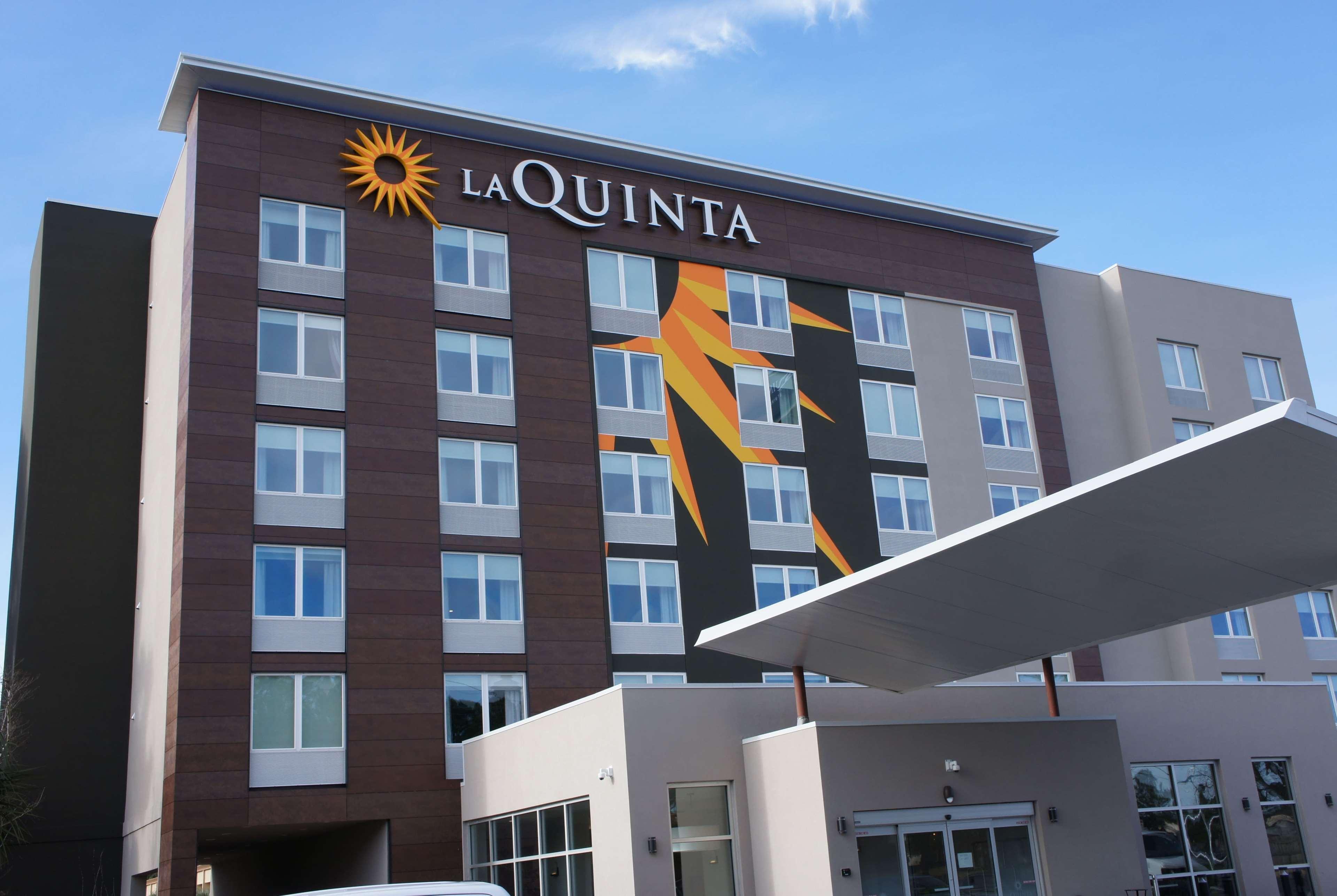 Отель La Quinta By Wyndham Мобил Экстерьер фото